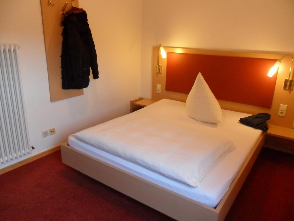 Hotel Phoenix Rastatt Szoba fotó