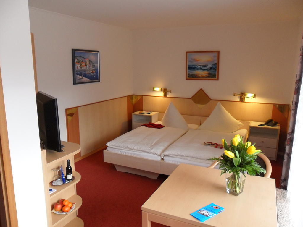 Hotel Phoenix Rastatt Szoba fotó